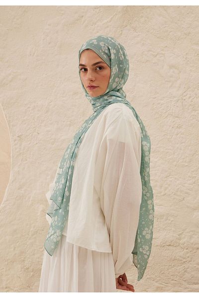 Fresh Blue Daisy Patterned Ramı Shawl