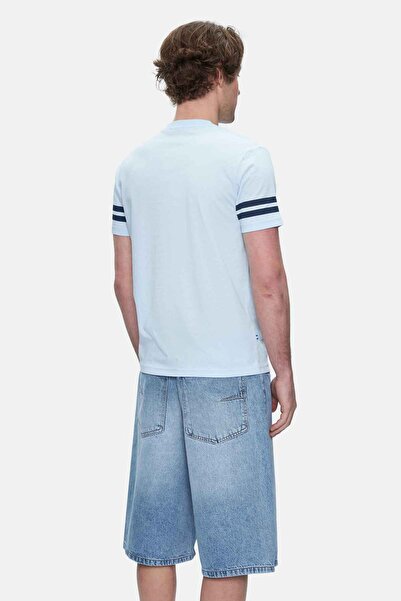 UCLA STARK Gök Mavi Kolu Şeritli Bisiklet Yaka Baskılı Standard Fit Erkek Tshirt