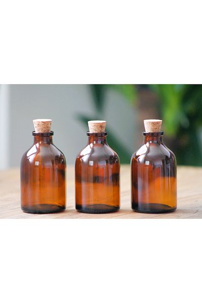 junibeliw 50ml Empty Amber Bottle Glass Bottle with Cork Stopper Decorative Fragrance Bottle Mini Vase (Piece Options)