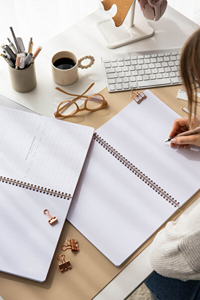 PAPERORA A4 Spiralli Karton Kapak 2’li Set Düz Çizgisiz Okul Defteri 80 Yaprak, Ders Programlı Çilek