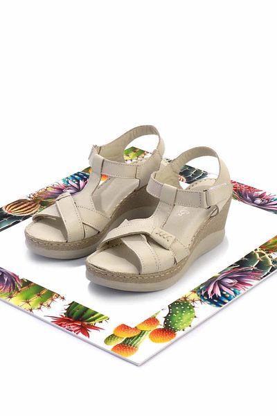 Bambi Beige Leather Women's Sandals K 05763091003