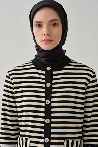 Tuğba Önü Düğmeli Çizgili Hırka - Siyah