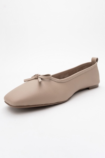 LuviShoes Dámské balerínky SOSA béžové barvy z pravé kůže s tupou špičkou a mašlí