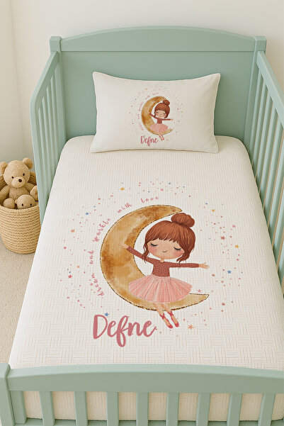 Lilabio %100 Pamuk İsme Özel İsimli 100x150 cm Pike Seti Ayda Oturan Kız