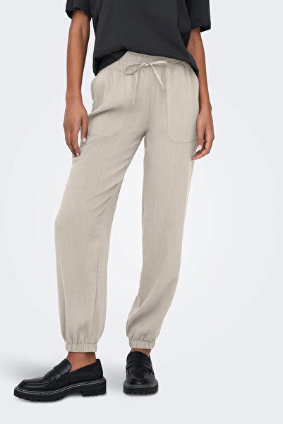 ONLY Women's Onlbolzano Comfortable Fit Waist-Tied Trousers with Pockets 15352641 A.Beige