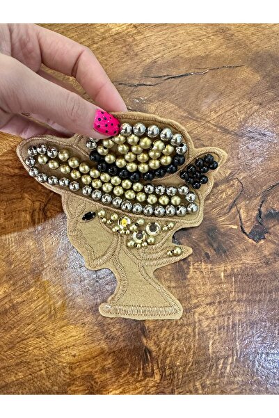 Gönülden Tasarım APLICAȚIE DE CUSUT ARMĂ FEMEI CU PĂLĂRIE CU BUCĂTĂ 15X15 CM