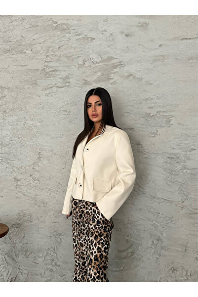 Womengrom Hayal Kadın Düğmeli Kısa Kaşe Ceket