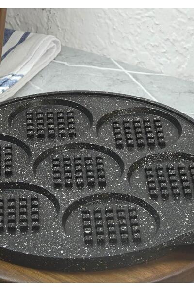 HomeTarz Waffle Pan - Cast Pancake Pan - 27 cm