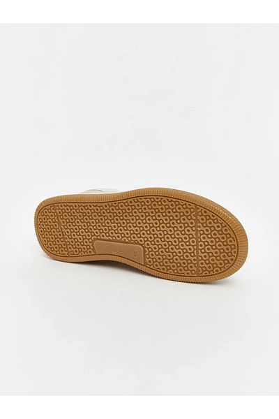 LC Waikiki حذاء كلاسيكي للأولاد باللون البيج -AKRSTORE-
