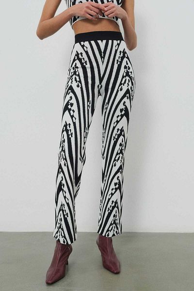 Mısırlı Pantaloni de damă cu model alb-negru
