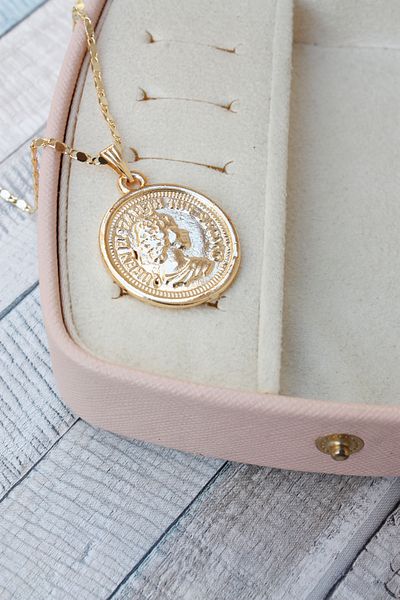 Neva GOLD PLATED BARRY CHAIN ANTIQUE TERM COIN MOTIF MEDALLY NECKLACE