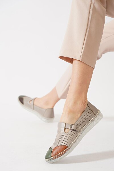 Moda Pie حذاء Varkus مصنوع من الجلد الطبيعي باللون الفضي