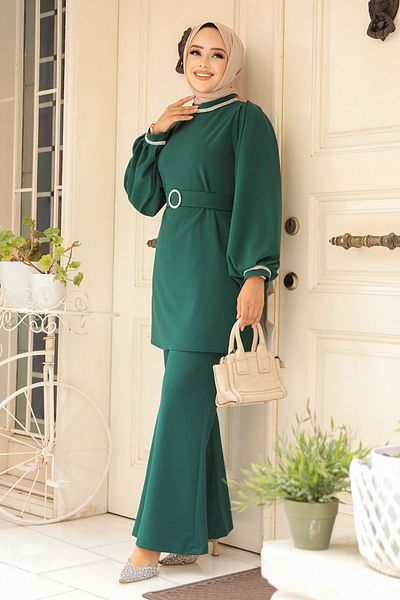 Neva Style طقم حجاب مزدوج بإبزيم وحزام باللون الأخضر الزمردي - 20034ZY