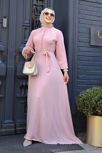 Neva Style Φόρεμα Hijab σε πούδρα - Λεπτομέρεια με κουμπιά, Μοντέλο 2703PD