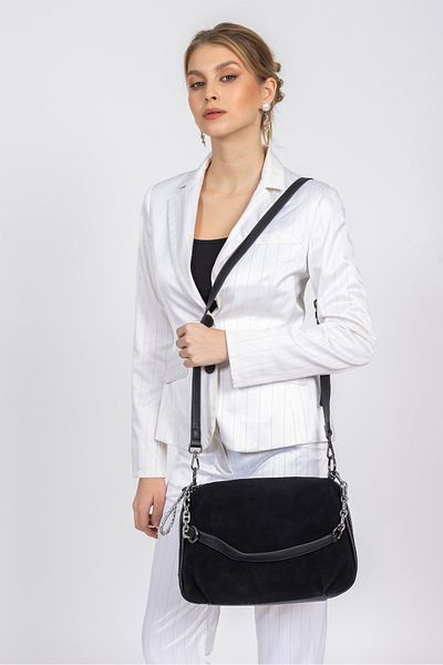 Necati Çanta Τσάντα ώμου Wash Leather Chain Strap Ειδικός σχεδιασμός που συνδυάζει κομψότητα και λειτουργικότητα.