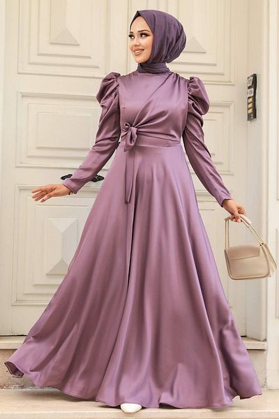 Neva Style فستان سهرة بكتف مكشكش من الساتان الأرجواني 4570