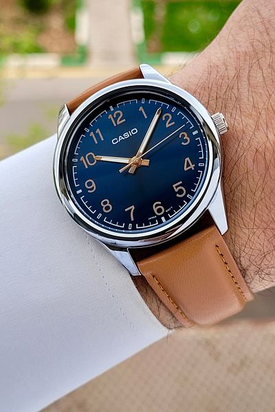 Casio Steel Leather Cord Men Women Wrist Watch