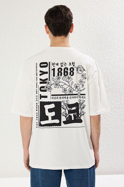 Trendyol Collection Dálný východ vzorované ecru oversize bavlněné tričko - TMNSS23TS00170