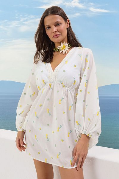 Trendyol Collection Florales Maxi-Strandkleid mit gewebter Schnürung TBESS25EL00042