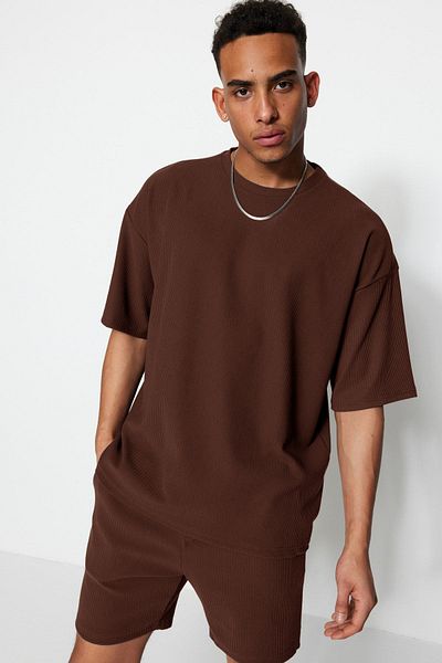 Trendyol Collection Braunes Premium-Oversize-Fahrrad-T-Shirt, strukturiertes, knitterfreies Ottoman
