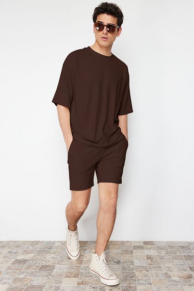 Trendyol Collection Mittelgroße Ottoman-Shorts mit brauner Textur – Schnürung, knitterfrei TMNSS23SR00039