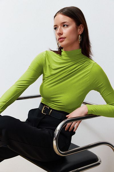 Trendyol Collection Πράσινη μπλούζα με τετράγωνο γιακά με ελαστική πλεκτή μπλούζα TWOSS24BZ00487