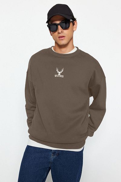 Trendyol Collection Голям тъмнокафяв суитшърт с бродерия на животни - кръгло деколте, дълъг ръкав Tmnaw24sw00169