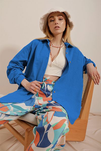Trend Alaçatı Stili Damska lniana koszula oversize w kolorze niebieskim Aviator ALC-X10343