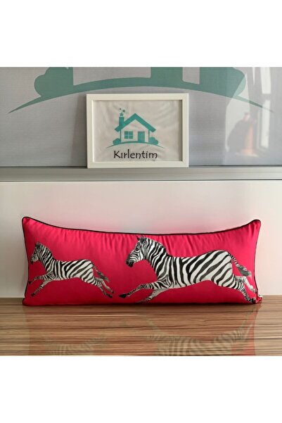 KIRLENTİM E712 Koşan Zebra Kenarları Biyeli Çift Tarafı Da Desenli Digital Baskılı Dekoratif Kırlent Içi Dolu