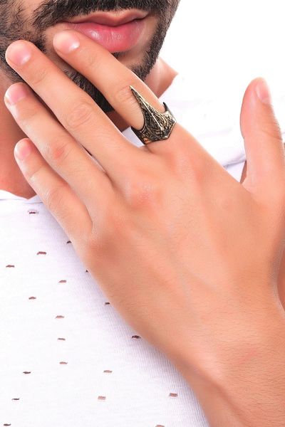 LABALABA Men's Black Oxide Plated Adjustable Eagle Beak Ring with Gilt Detail