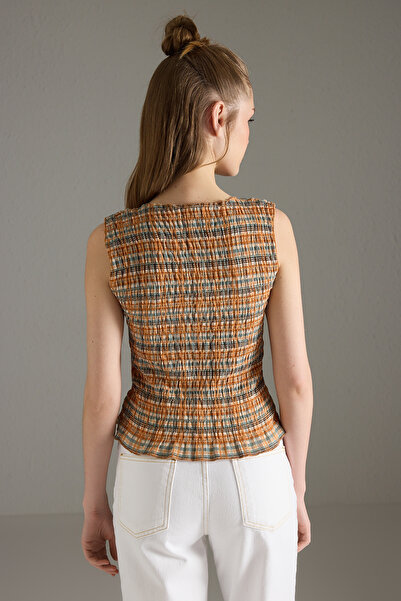 Trendyol Collection Πολύχρωμη αφηρημένη εμπριμέ μπλούζα με ελαστική πλεκτή μπλούζα TWOSS25BZ00464