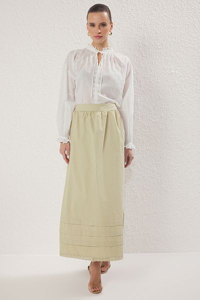 Trendyol Modest Khakifarbener Rock mit Spitze und gewebtem Saum TCTSS25EE00017