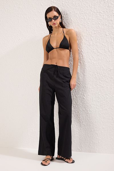 Trendyol Collection Schwarze gewebte Strandhose aus Baumwolle mit Flammen TBESS25PL00005