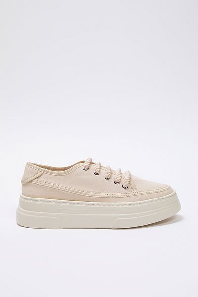 TRENDYOL SHOES Beige Canvas Schnürschuhe mit hoher Sohle Damen Retro Sneakers TAKSS25SN00010