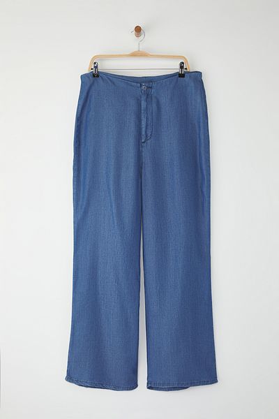 Trendyol Curve Dunkelblaue Jeans mit hoher Taille und weitem Bein, schmal/Sommer-Tencel-Jeans in Übergröße