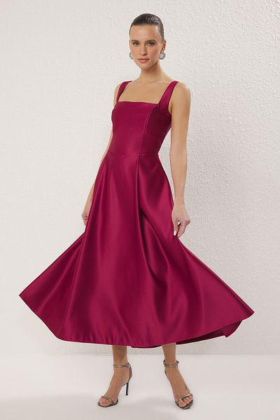 Trendyol Collection Pflaumenfarbenes, A-Linien-Abendkleid aus gewebtem Satin mit schickem Abschlussballkleid TPRAW25EL00040