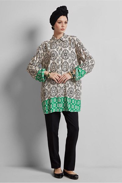 Alvina Tunic with Pattern 44803 Model