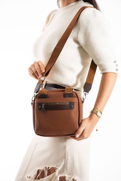 Berlin bags Round Çok Gözlü Çapraz Askılı Omuz Ve El çantası