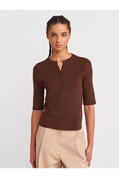 Dilvin 10743 Πλεκτό μπλούζα με λαιμόκοψη με κουμπιά-καφέ