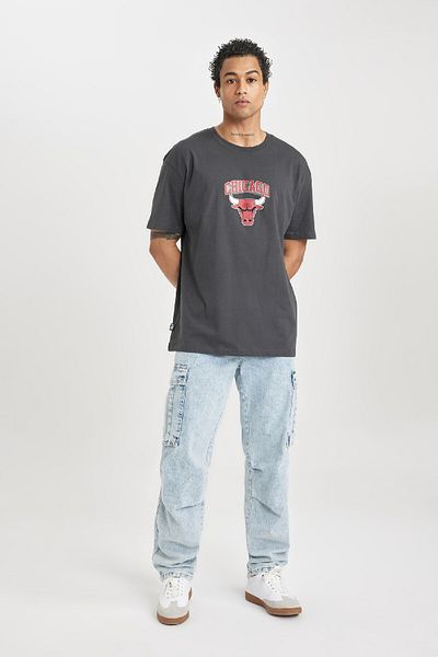 DeFacto Μπλουζάκι NBA Chicago Bulls Crew Neck Boxy Fit κοντομάνικο T-shirt B3924ax24sp