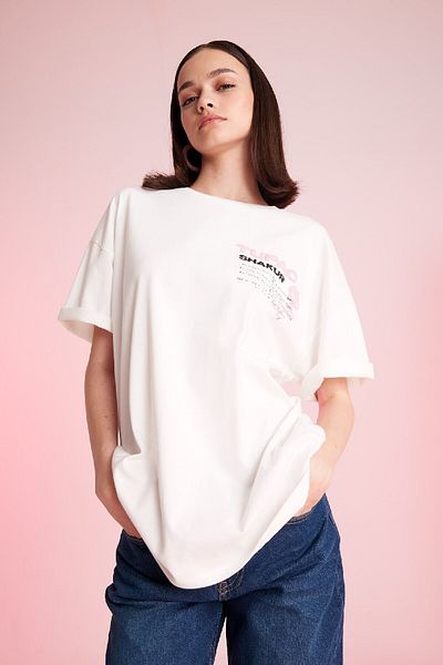 DeFacto Tupac Shakur Oversize Crew Neck Back Print Tričko s krátkým rukávem D4994Ax24Au