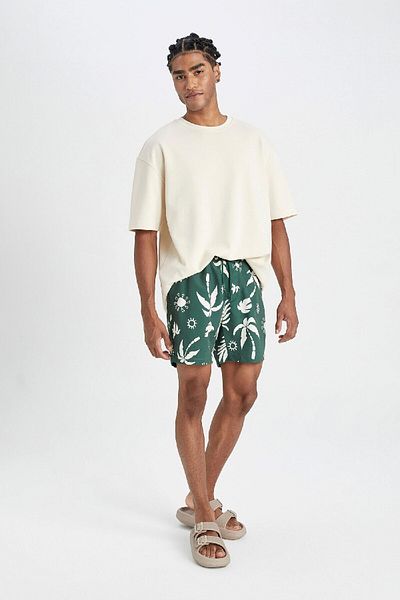 DeFacto Kurze Badeshorts mit normaler Passform und gemustertem Netzfutter D4517ax24hs