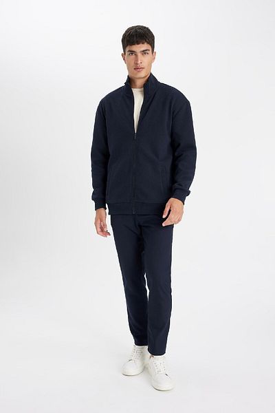 DeFacto Bequemes Basic-Sweatshirt mit Stehkragen und Taschen – D4971ax24au
