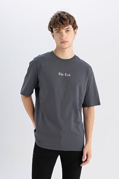 DeFacto %100 Pamuk Jacgues Linard Boxy Fit Bisiklet Yaka Sırt Baskılı Kısa Kollu Tişört C8836ax24au