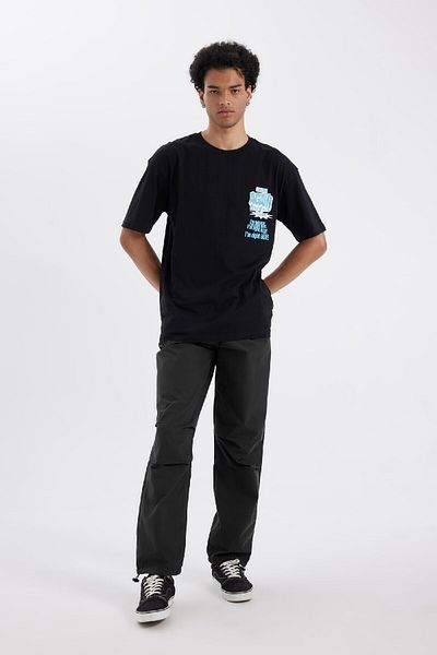 DeFacto 100% βαμβακερό Comfort Regular Fit Relaxed Cut Crew λαιμόκοψη με στάμπα κοντομάνικο μπλουζάκι B5069ax24au