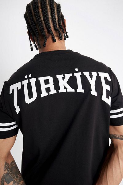DeFacto Türkiye Bedrucktes Sport-T-Shirt mit hohem Kragen und kurzen Ärmeln - D5263ax24sm