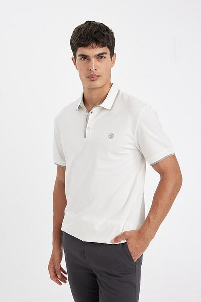 DeFacto Neues Kurzarm-Piqué-Polo-T-Shirt mit normaler Passform D5993AX24SM