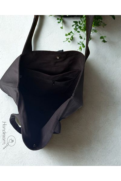 Handream Black Bag with Knitted Flower Bunch Detail and Front Pocket