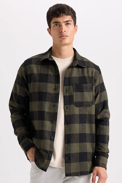 DeFacto Regular Fit Polo-Kragen kariertes Flanell-Langarmhemd S1238AZ24AU