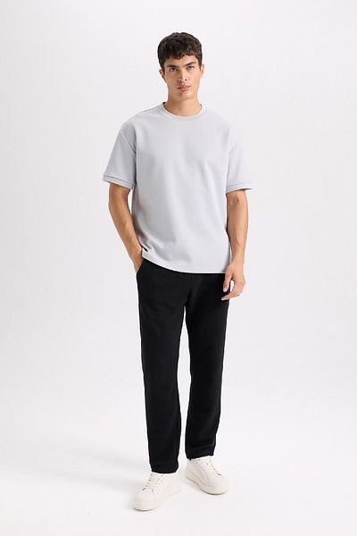 DeFacto Oversize Wide Fit Crew Neck Basic μονόχρωμο κοντομάνικο μπλουζάκι από βαρύ ύφασμα B6494ax25sp